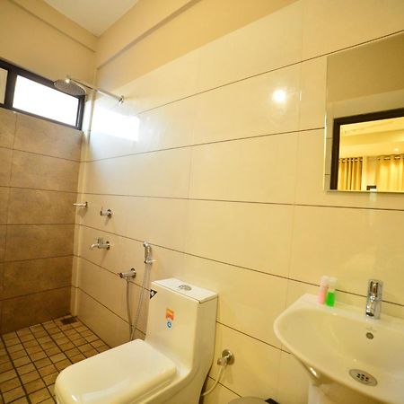 Hotel Priya Kottakkal Екстер'єр фото
