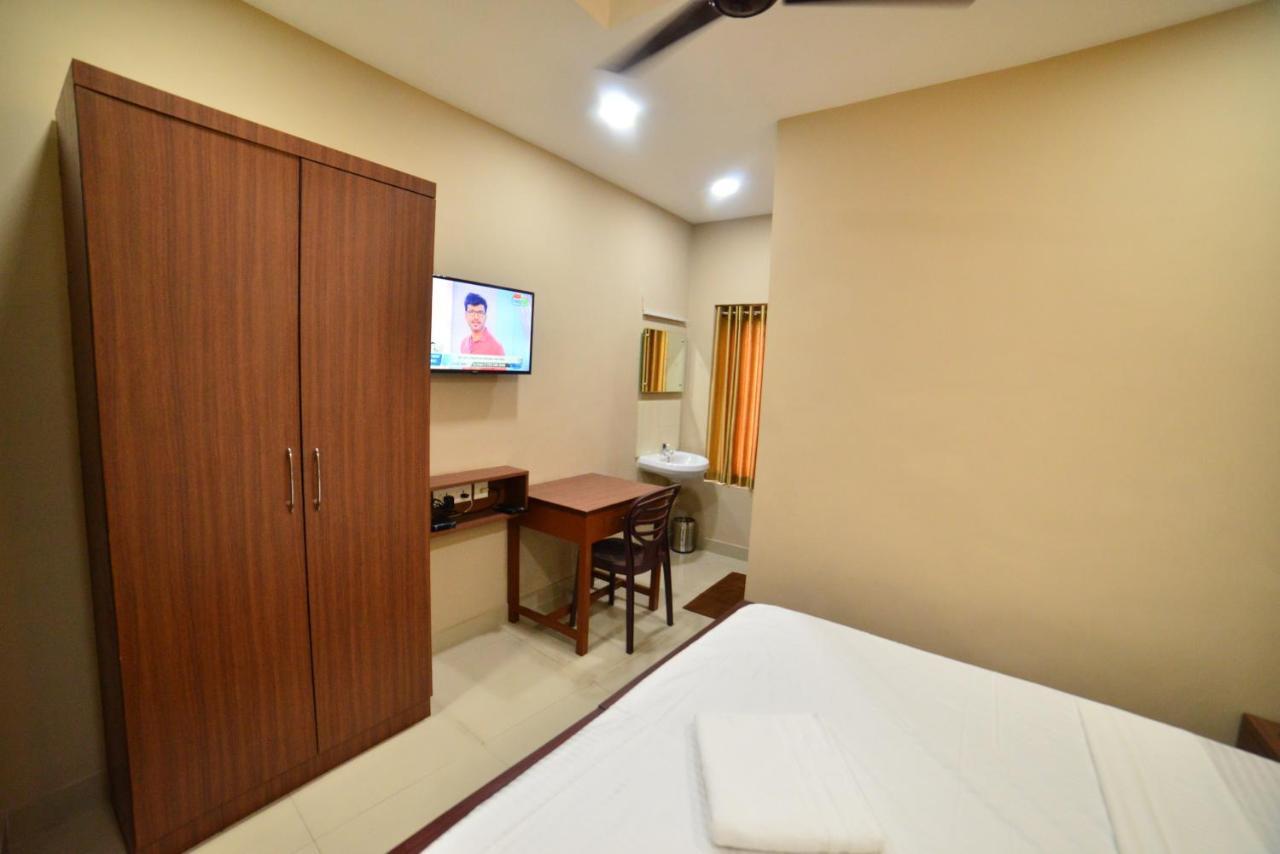 Hotel Priya Kottakkal Екстер'єр фото