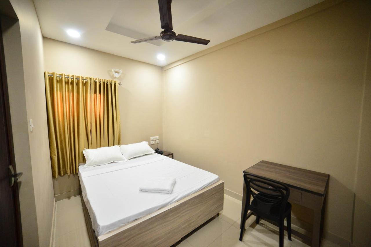 Hotel Priya Kottakkal Екстер'єр фото