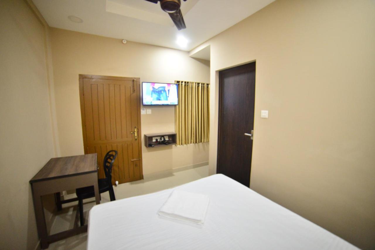 Hotel Priya Kottakkal Екстер'єр фото