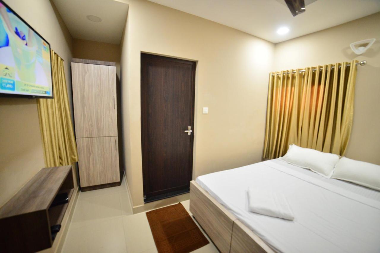Hotel Priya Kottakkal Екстер'єр фото